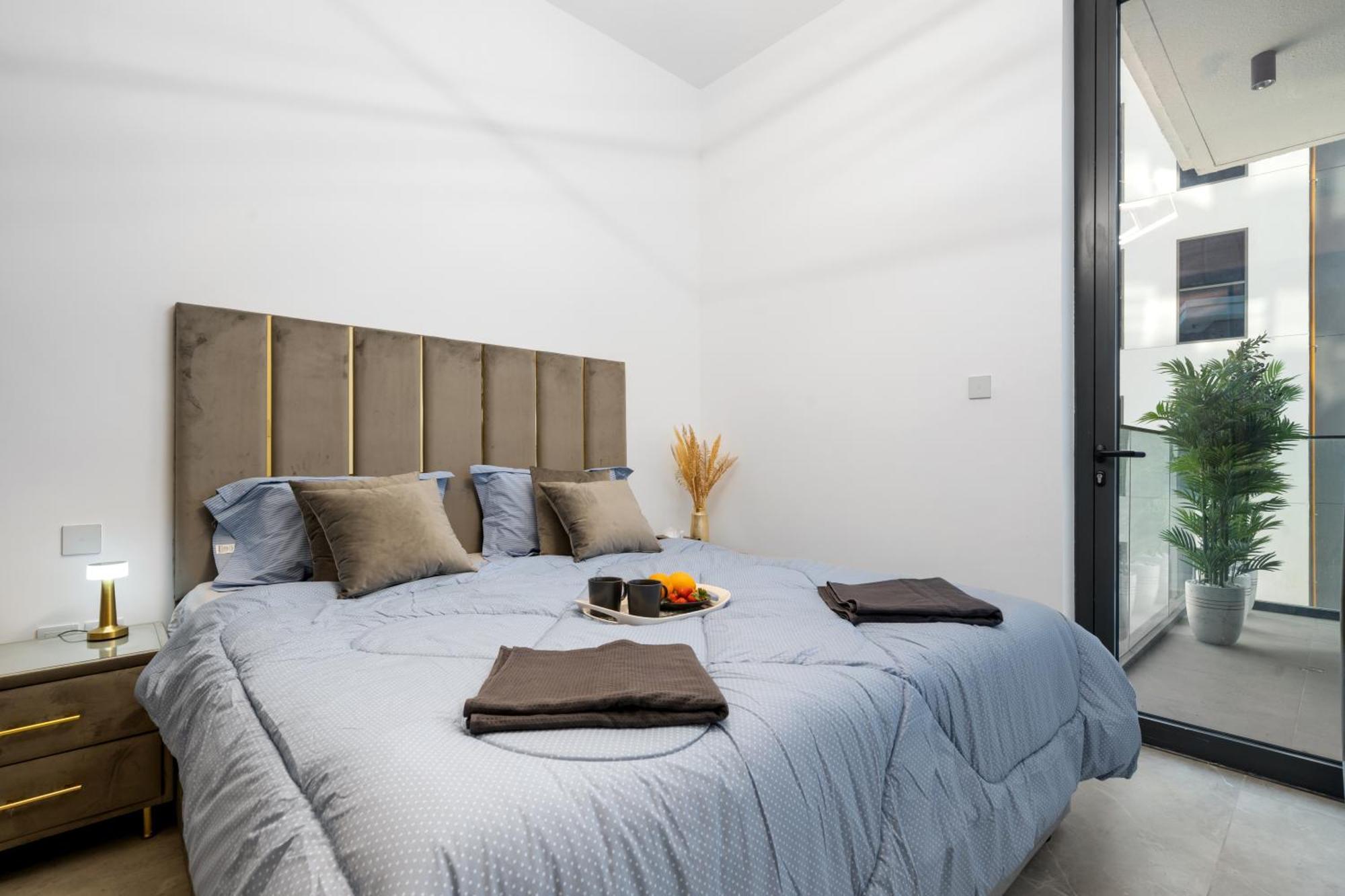 Waves - Cityscape Balcony Views And Cozy Comfort In Dubaï