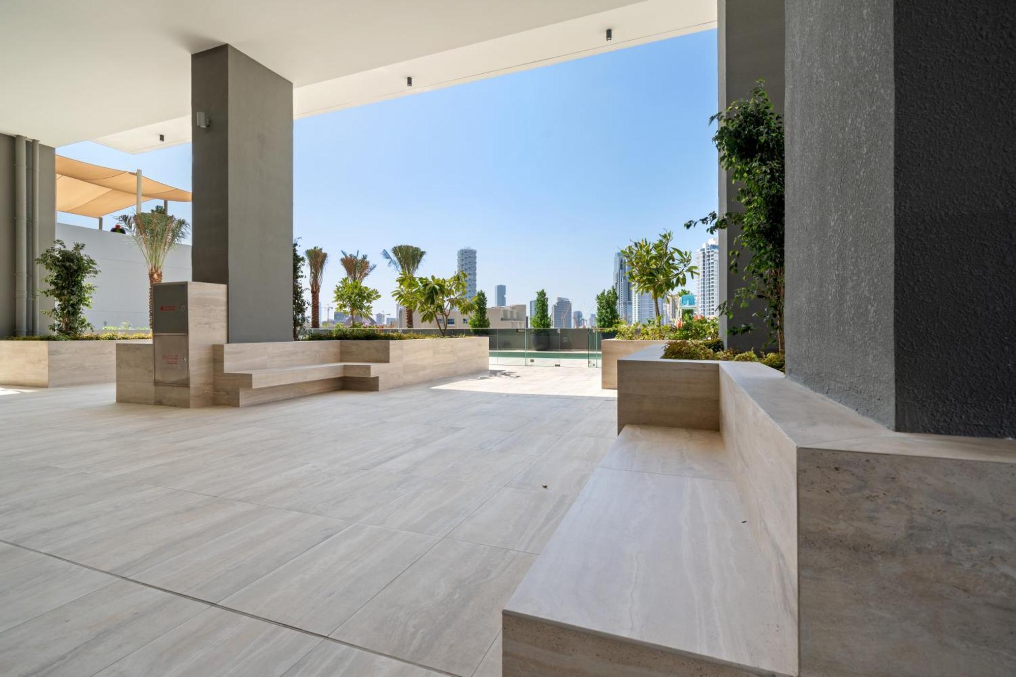 Waves - Cityscape Balcony Views And Cozy Comfort In Appartement Dubaï