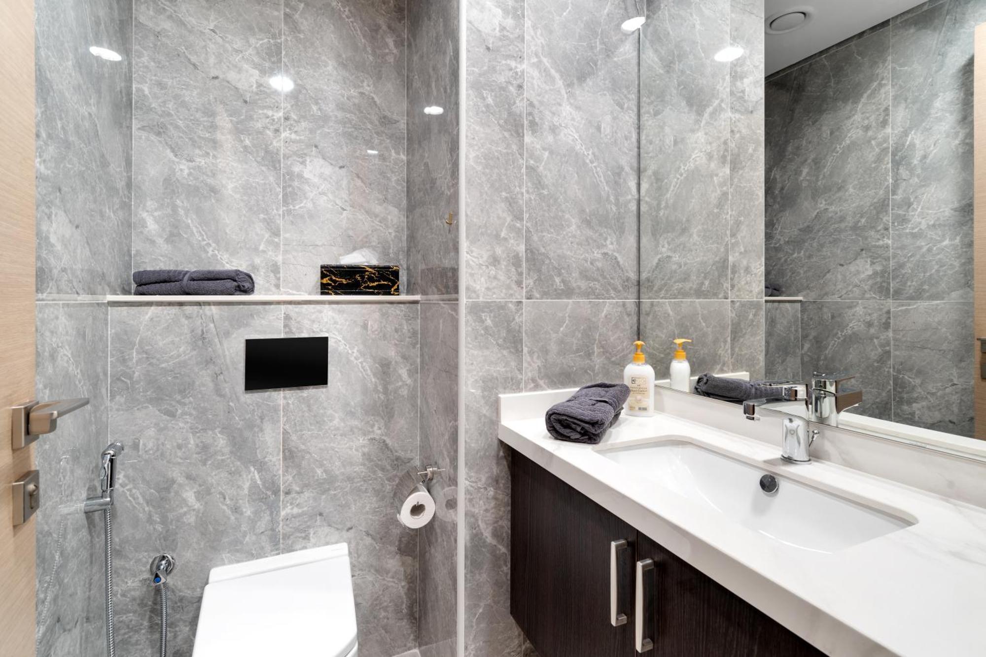 Appartement Waves - Cityscape Balcony Views And Cozy Comfort In